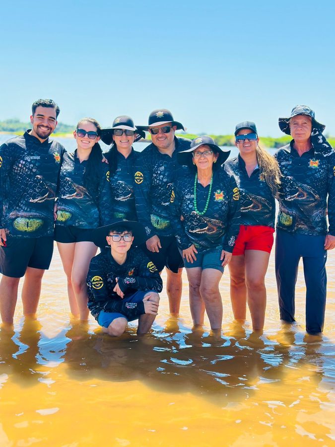 Foto da turma no rio — acampamento Toca do Jacaré, Rio Araguaia