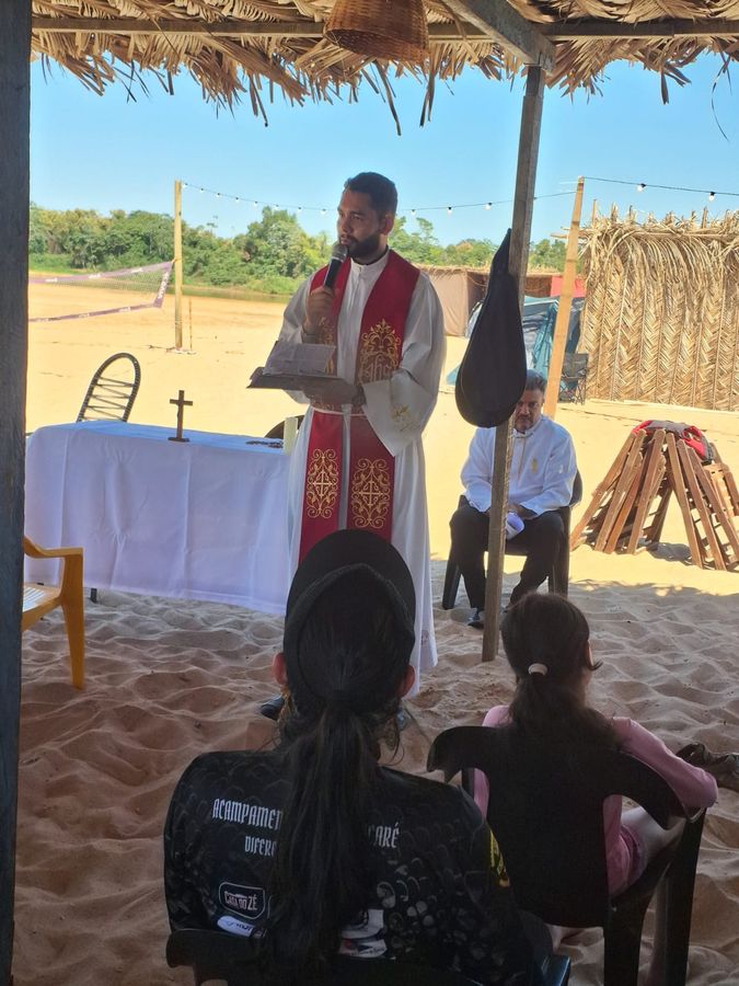 Santa missa celebrada na beira do rio — Reflexão na Toca do Jacaré